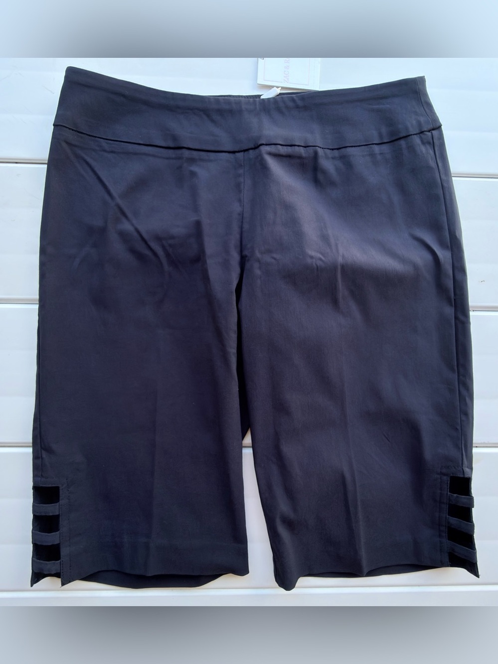NWT Zac & Rachel Navy Blue Bermuda Shorts with Hem Strap Detail sz 8
